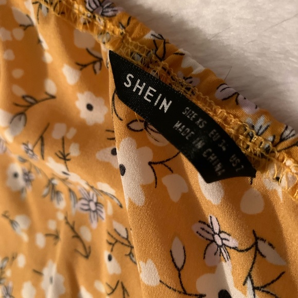 Brand: Shein Size: XS - Picture 3 of 4